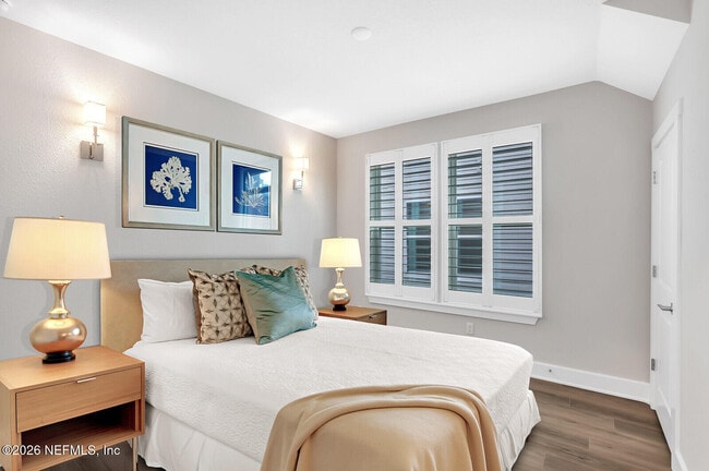 Building Photo - 459 Crestview Dr