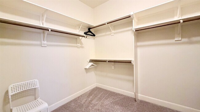 Building Photo - 1013 Gross St