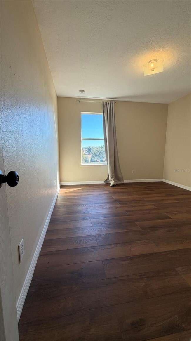 Building Photo - 2661 Plumberry Ave