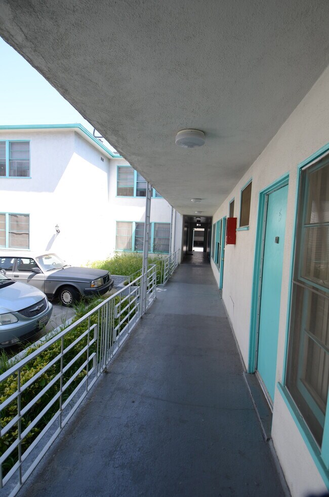 Building Photo - 5341 Loma Linda Ave