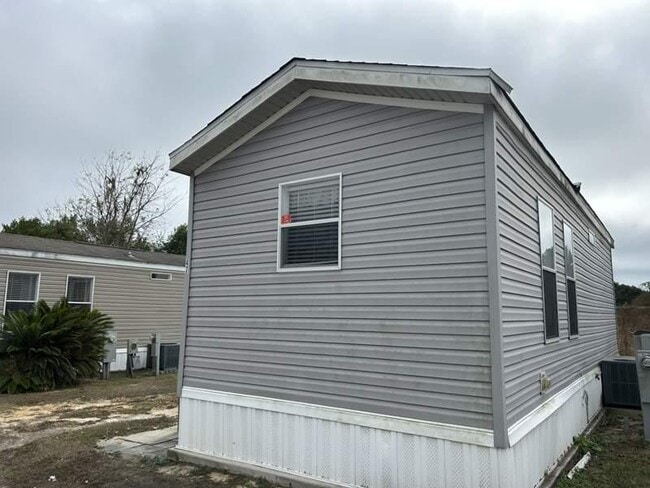 Building Photo - 6941 MacDonald Ct