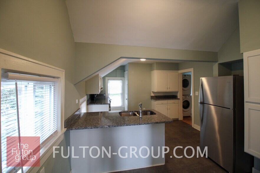 Building Photo - 710 Morris Ave SE