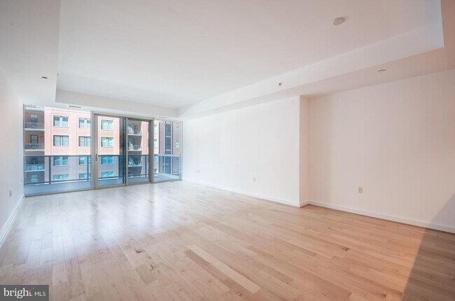 Building Photo - 1881 N Nash St