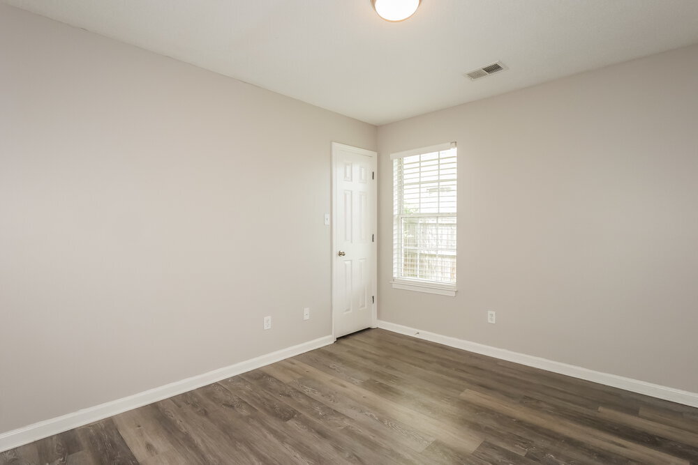 Building Photo - 8280 Dexter Ridge Cove E