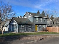 Building Photo - FREE RENT! Charming 3-Bed Oasis with 2.5 Baths in Sandy, OR - 1215 Sq Ft of Cozy Living!