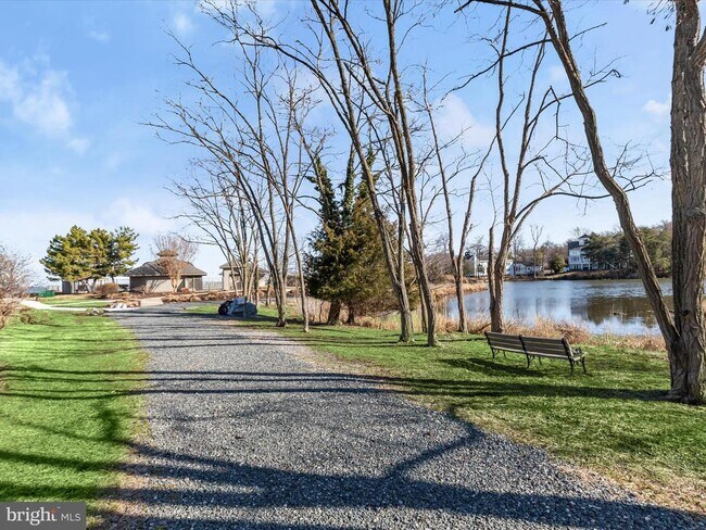 Building Photo - 7024 Channel Village Ct