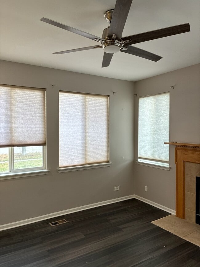 Building Photo - 1858 S Fallbrook Dr