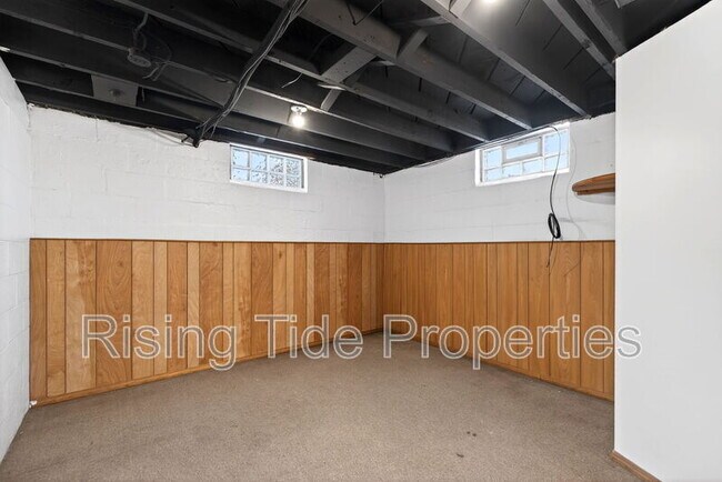 Building Photo - 1937 N Sunny Ridge Rd