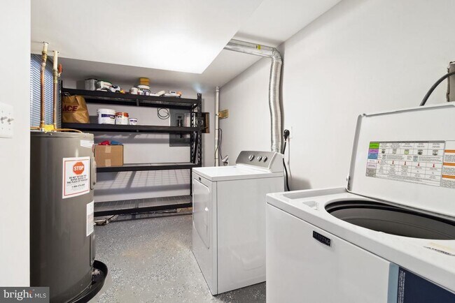 Building Photo - 2933 Fait Ave