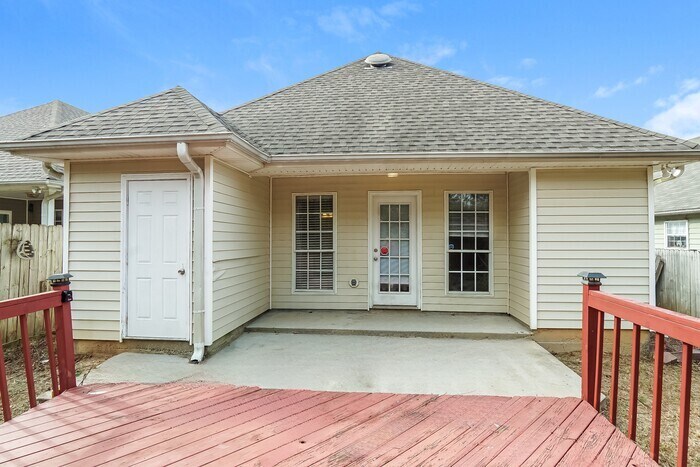Building Photo - 328 Camden Cove Cir