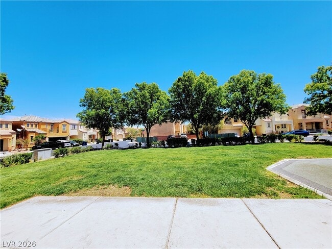 Building Photo - 9275 Hollander Ave
