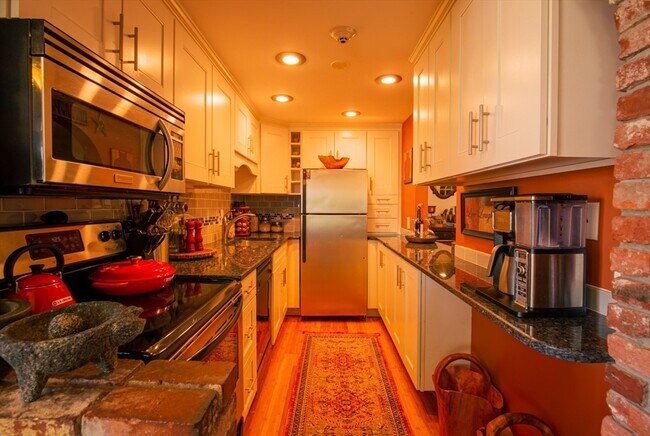 Building Photo - 1401 Great Pond Rd