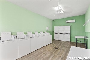 Building Photo - 8702 Village Dr