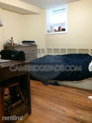 Building Photo - 158 Magazine St