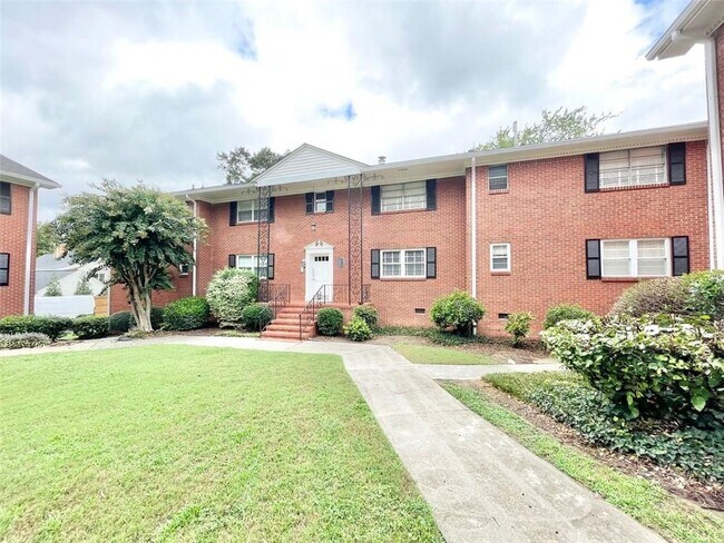 Building Photo - 3660 Peachtree Rd