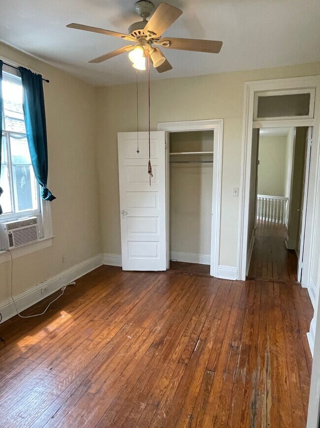Building Photo - Charming 3 bedroom close to Freret Street, Uptown, Downtown and MORE!!!