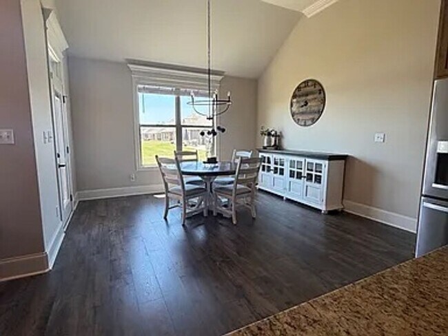 Building Photo - 26316 Woodfield Dr