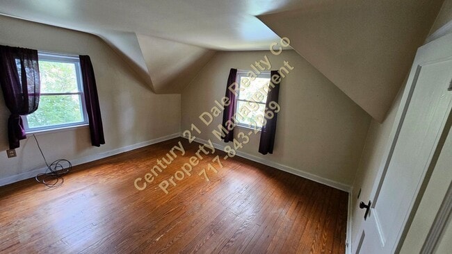 Building Photo - 3BR Cape Cod in York Suburban Schools