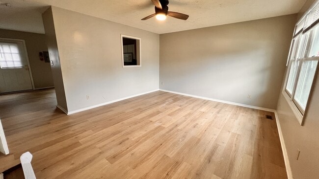 Building Photo - 1383 W Allen St