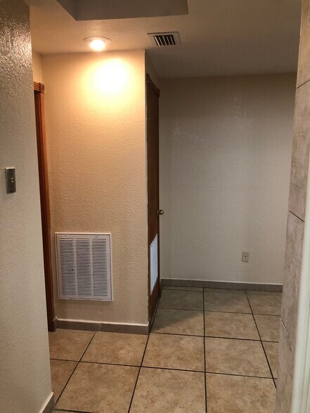 Building Photo - 15737 NW 40th Ct