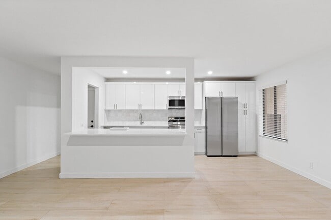 Building Photo - 150 Pineview Rd