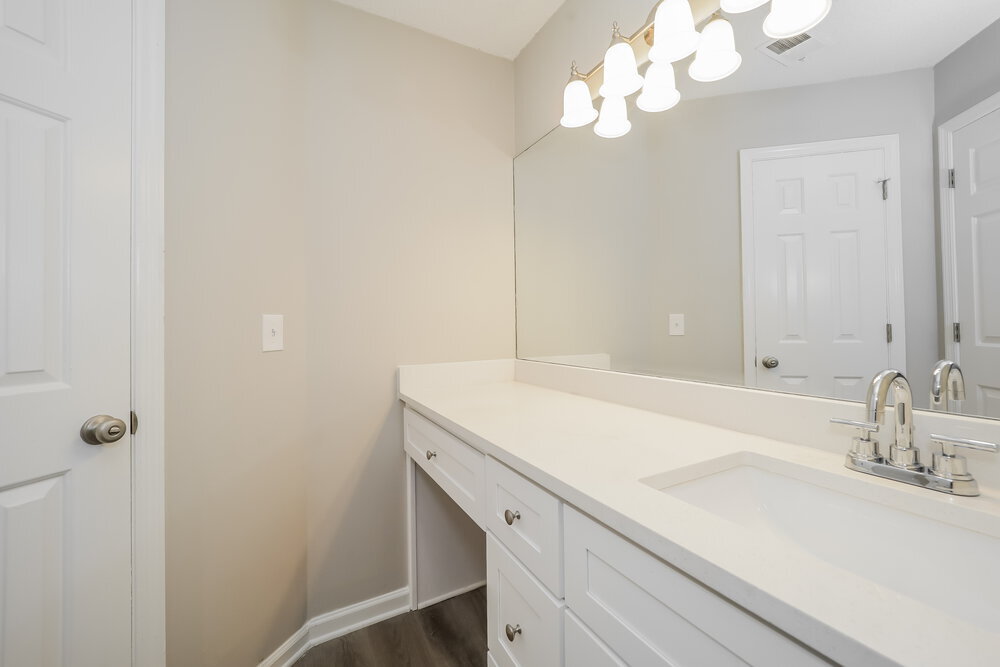 Building Photo - 2712 Horseshoe Creek Dr