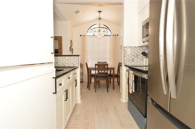 Building Photo - 8714 Mallard Reserve Dr