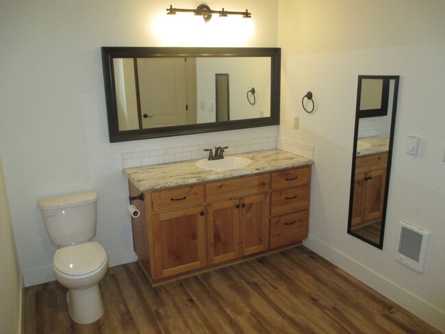 Building Photo - Beautiful Three Bedroom Downstairs Duplex