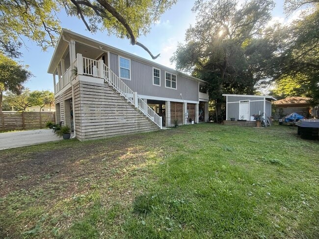 Building Photo - 406 Caverly Ln