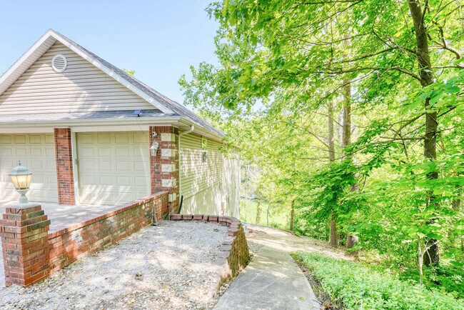 Building Photo - 16 Cheviot Ln