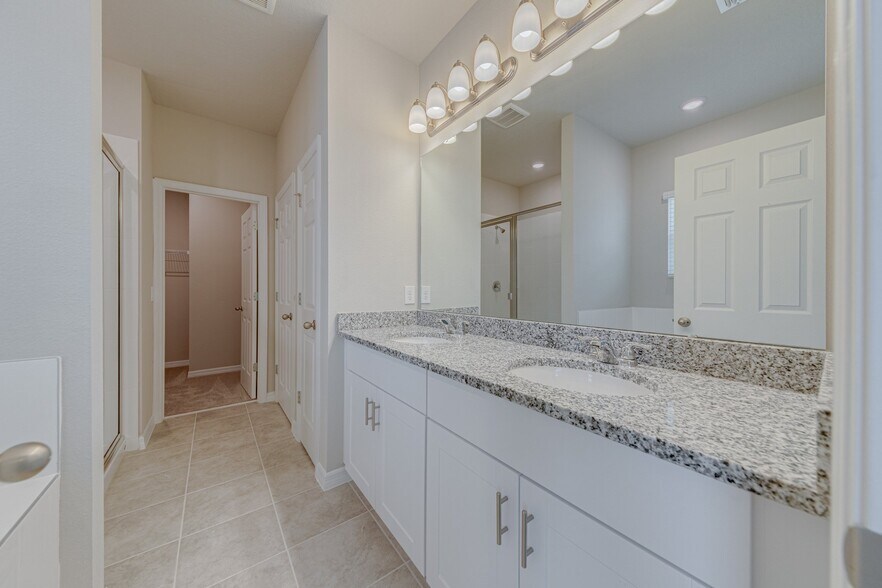 Building Photo - 524 Venetian Palms Blvd