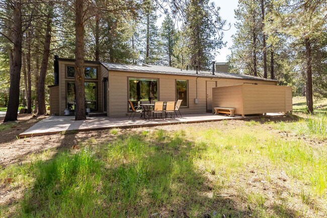 Building Photo - 57314 Approach Ln