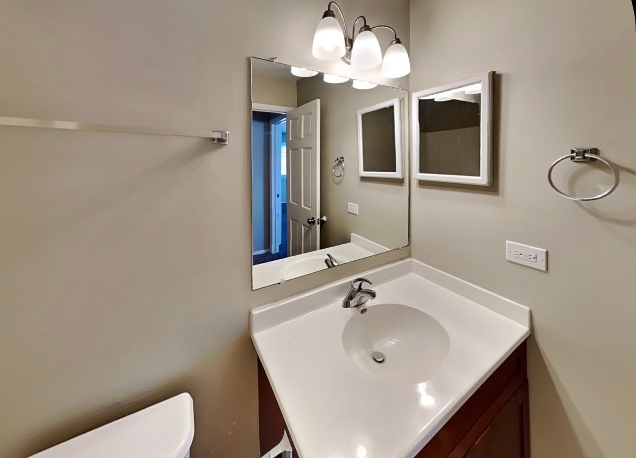 Building Photo - 6793 Redwing Dr