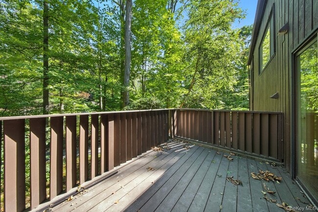 Building Photo - 4 Aspen Ct