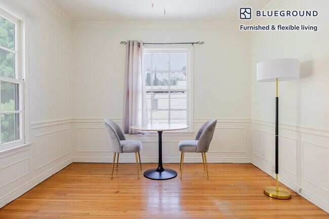 Building Photo - 136 S Roxbury Dr