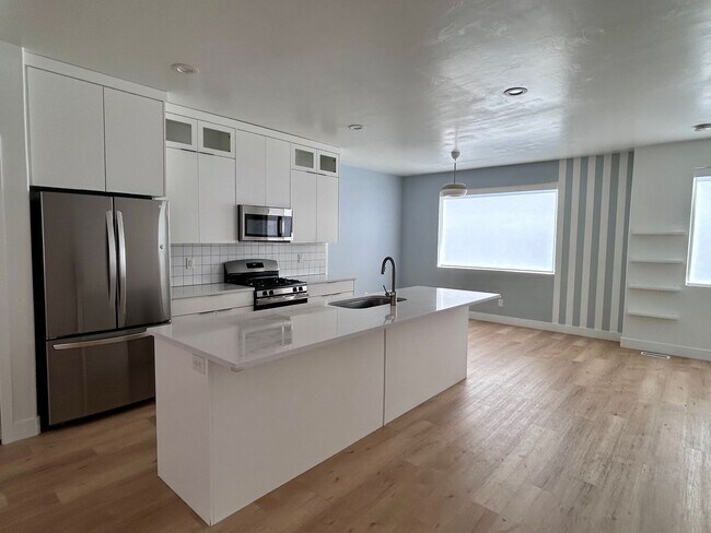 Building Photo - 4 Bedroom 3 Bath Town Home for Rent in AF