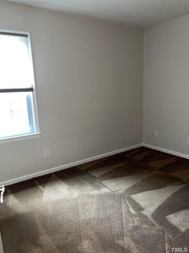 Building Photo - 407 Portsmouth Ct