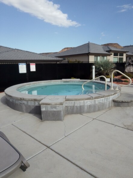 Building Photo - 948 Jonathon Dr