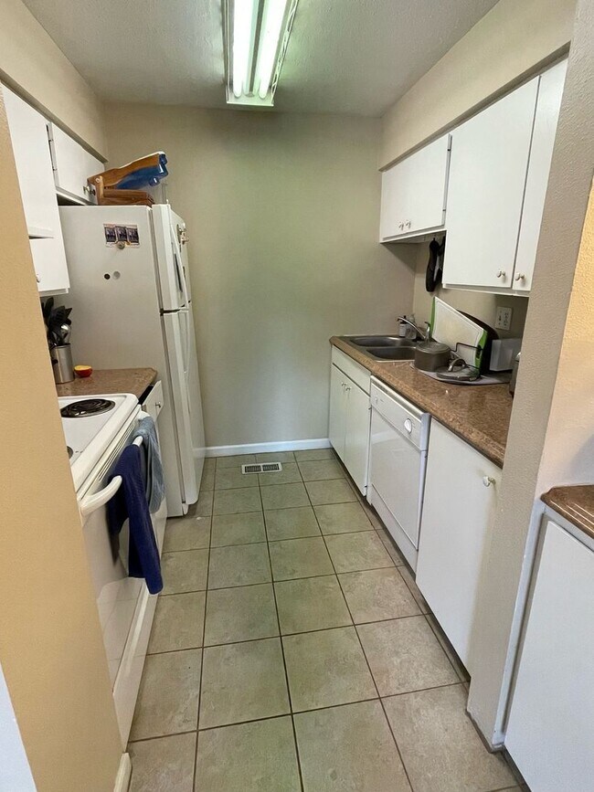 Building Photo - Beautiful South Ogden home