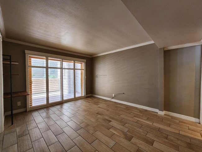 Building Photo - 663 Bishops Lodge Rd