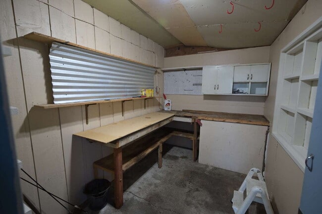 Building Photo - 2 bed 1 bath in a country setting