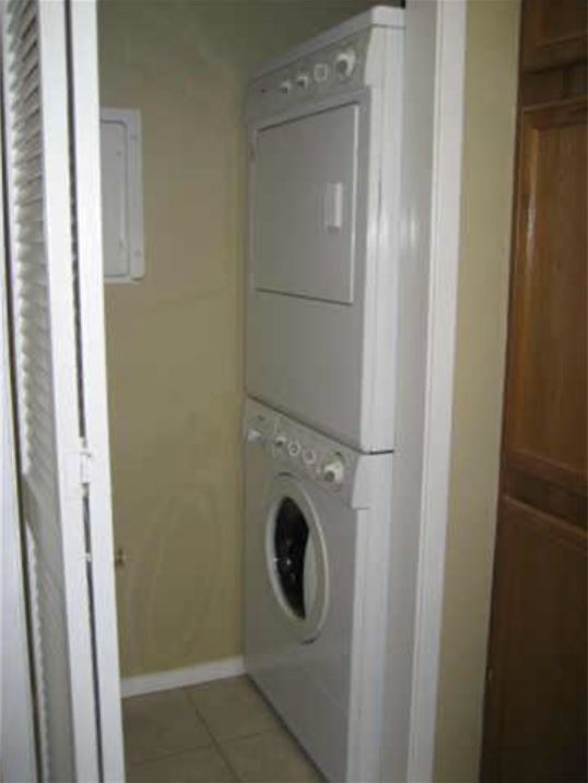 Building Photo - 2025 Augusta Dr