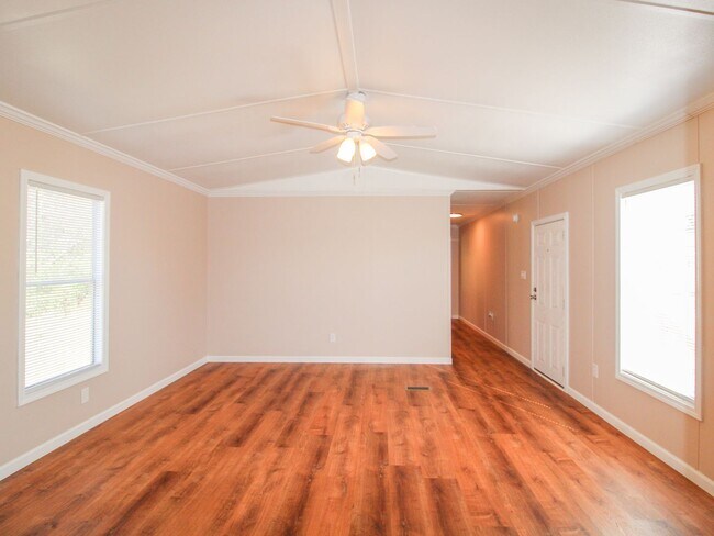 Building Photo - Recently Updated Manufactured Home!