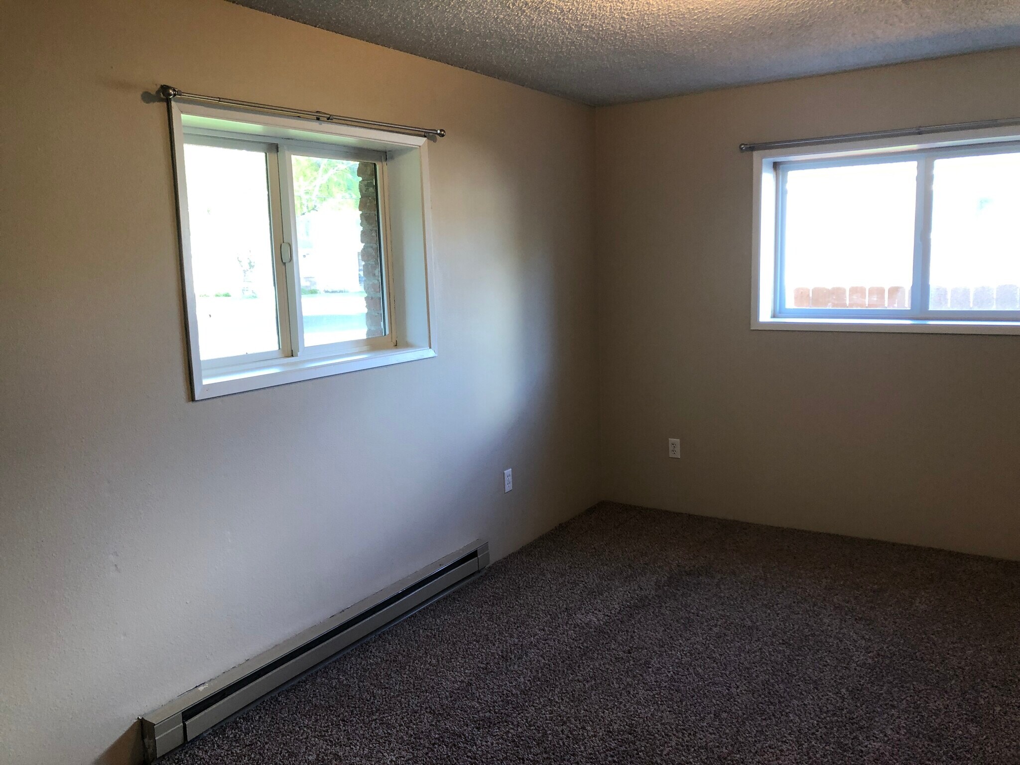 Building Photo - 1804 N Oak St