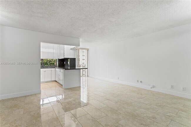 Building Photo - 17021 N Bay Rd