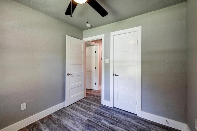 Building Photo - 2321 Lakehurst Dr