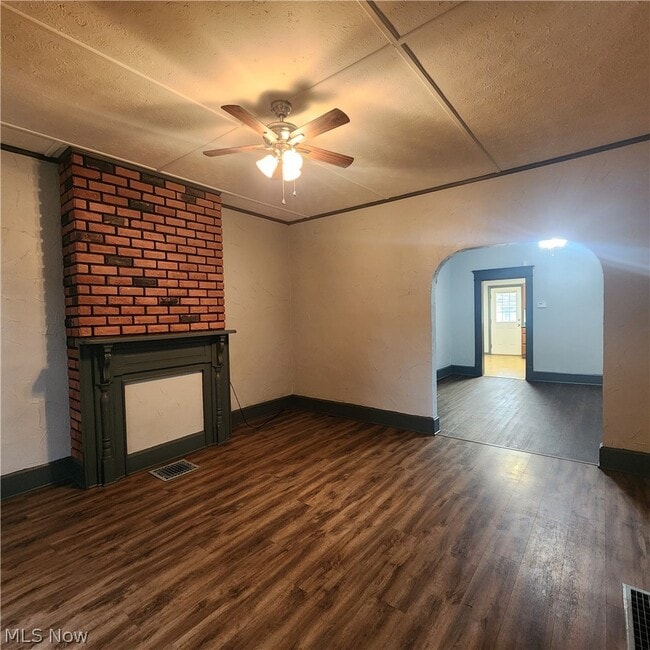 Building Photo - 141 Highland Ave