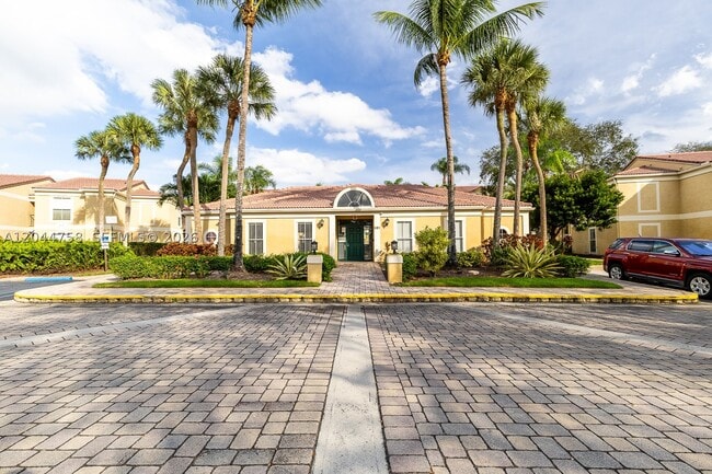 Building Photo - 777 Riverside Dr