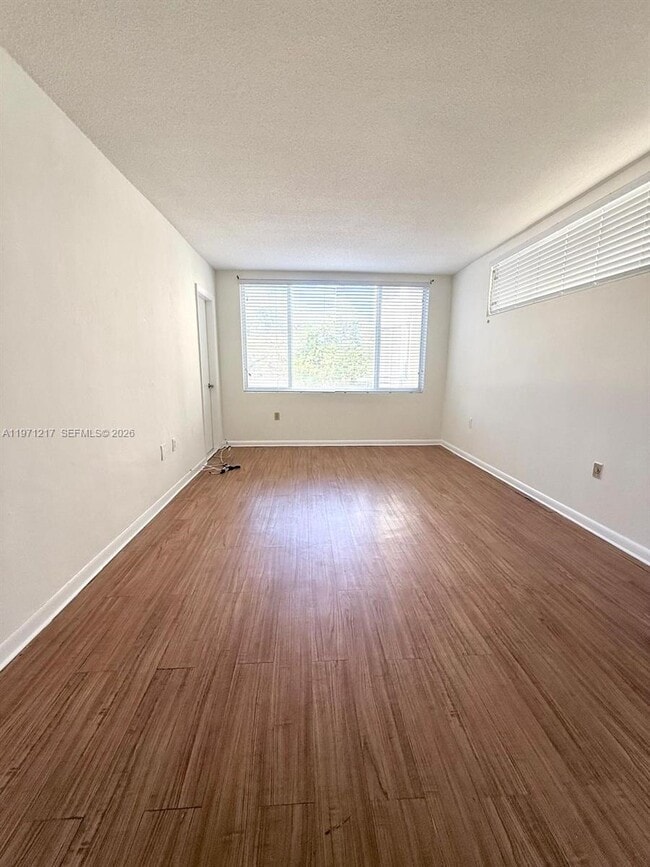 Building Photo - 1201 NE 191st St