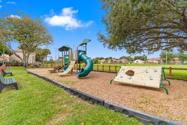 Building Photo - 11009 Mainsail Dr